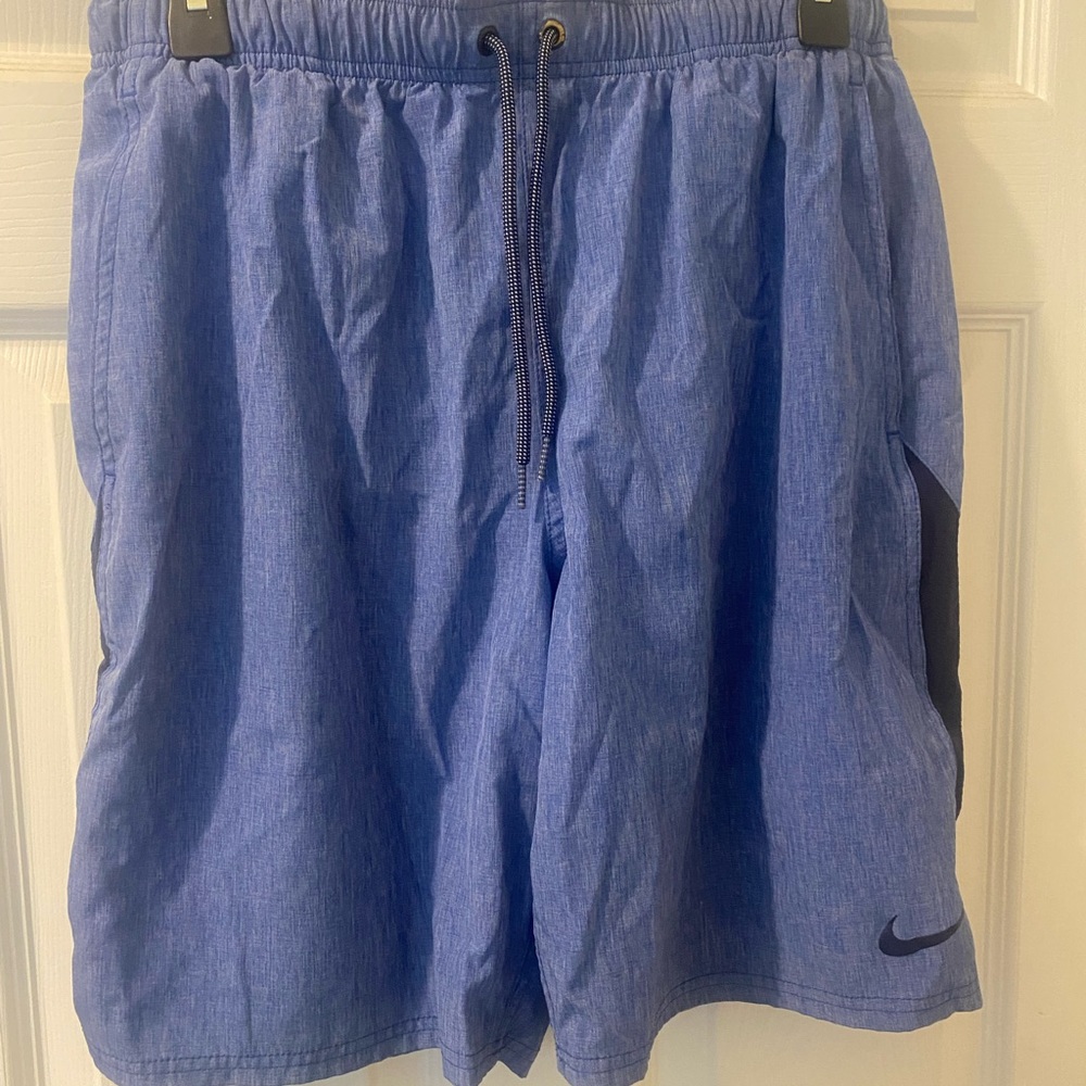 Men’s Nike bathing suit. EUC. Size L